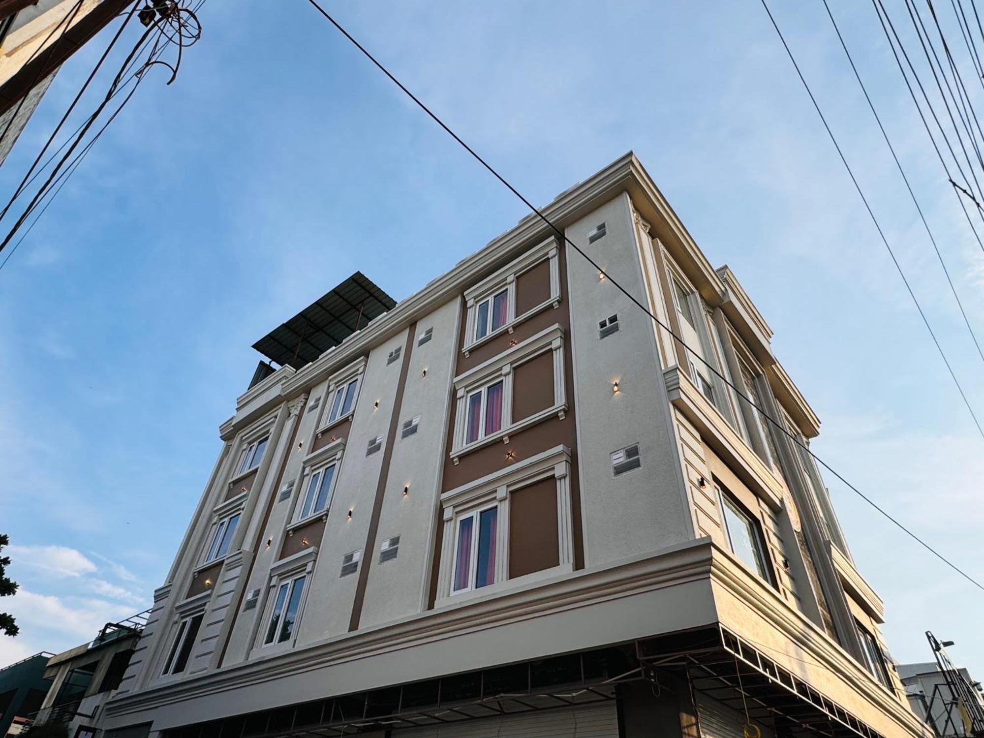 Hotel Rudhav Palace 乌贾因 外观 照片